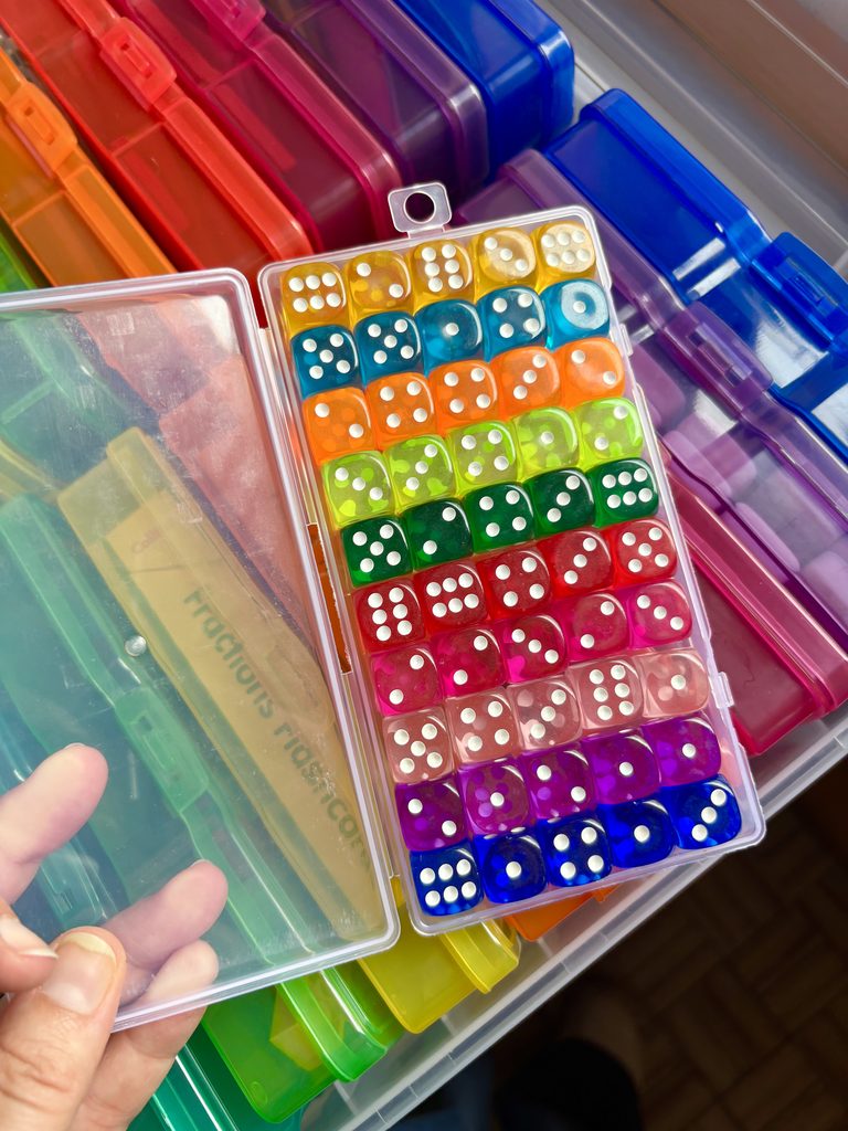 Il nostro nuovo ANGOLO MATEMATICO: come organizzare uno spazio laboratorio in classe!