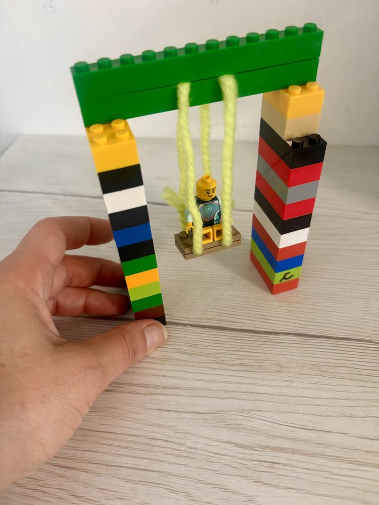 Fare scienze con i LEGO – Esperimenti e monografie di scienziati